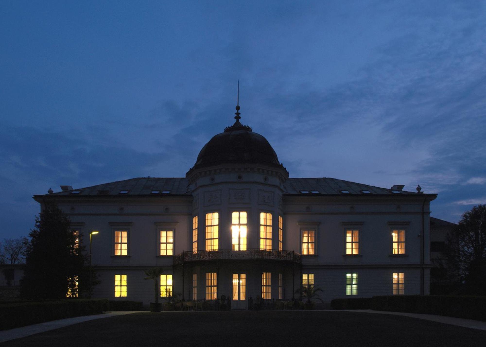 Park Hotel Tartuf Beladice Exterior photo