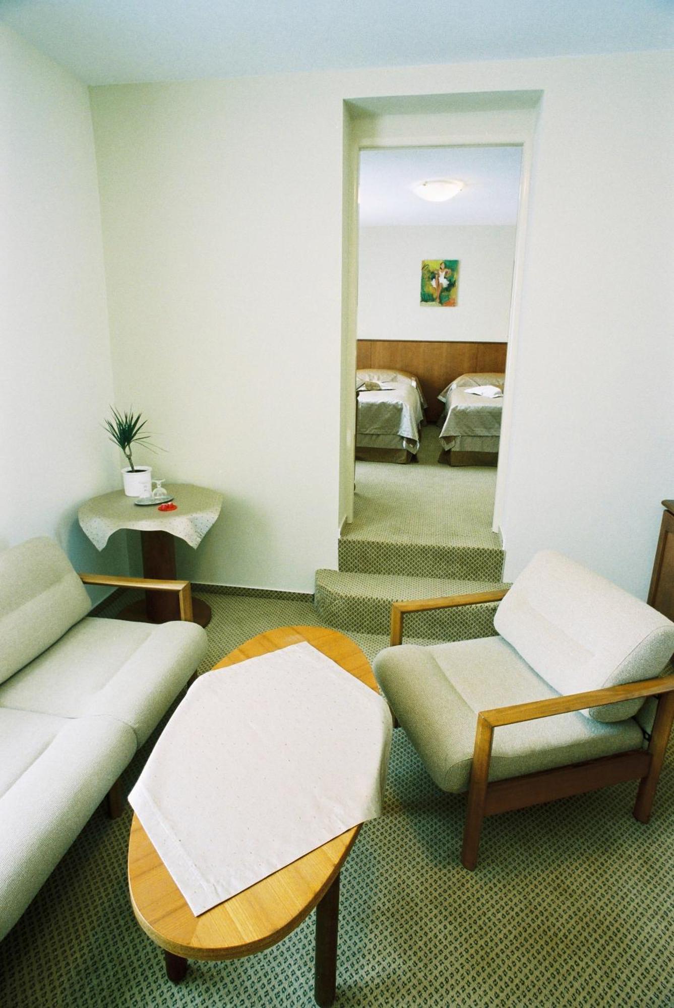 Park Hotel Tartuf Beladice Exterior photo